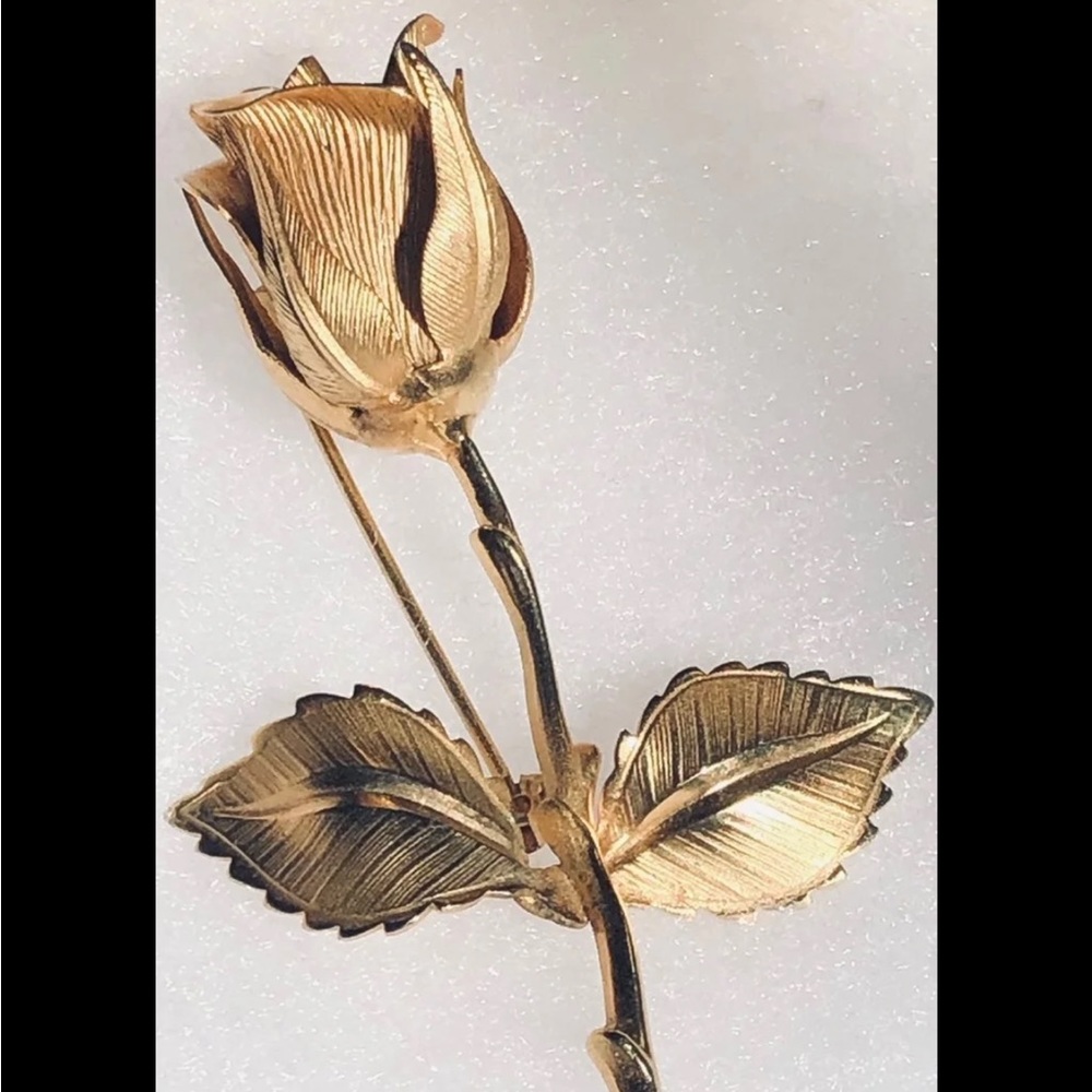 Giovanni gold tone Brooch vintage - Picture 1 of 4